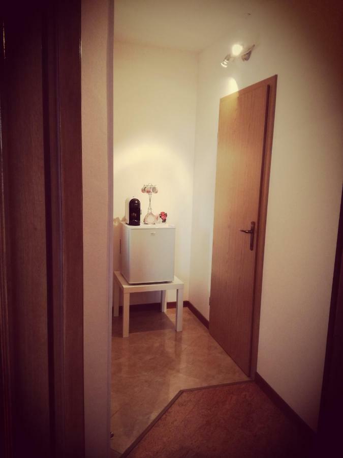 Room Kris With Private Entrance & Private Bathroom Vilanija Экстерьер фото