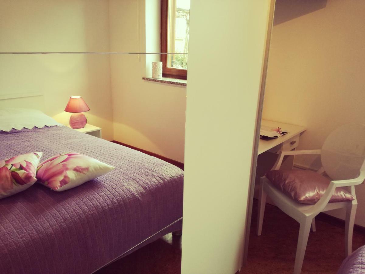 Room Kris With Private Entrance & Private Bathroom Vilanija Экстерьер фото