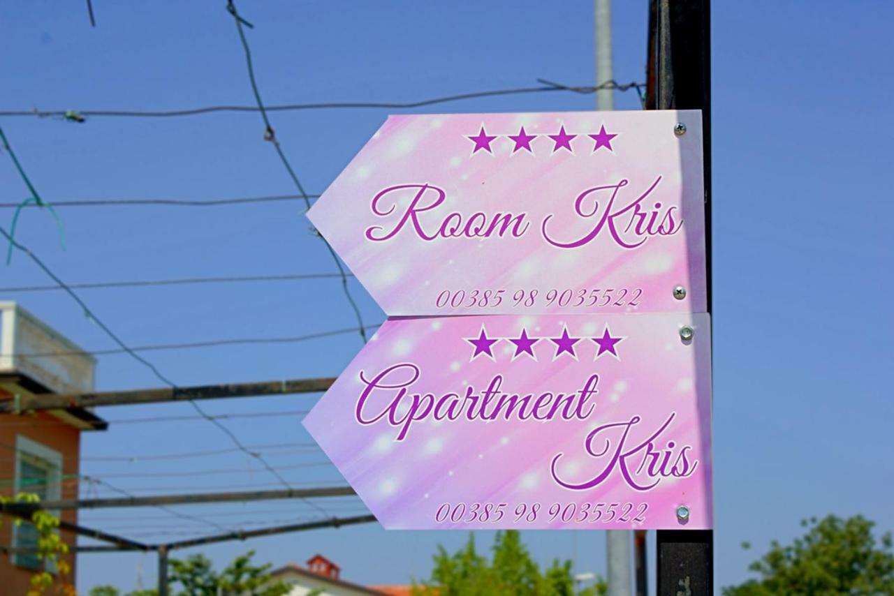 Room Kris With Private Entrance & Private Bathroom Vilanija Экстерьер фото